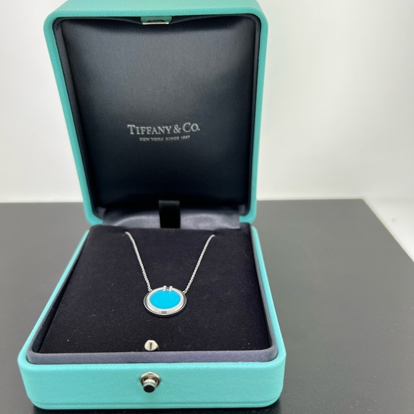 TIFFANY & CO DIAMOND TUROUOISE 18 KARAT
WHITE GOLD TIFFANY T CIRCLE NECKLACE - Picture 13 of 14